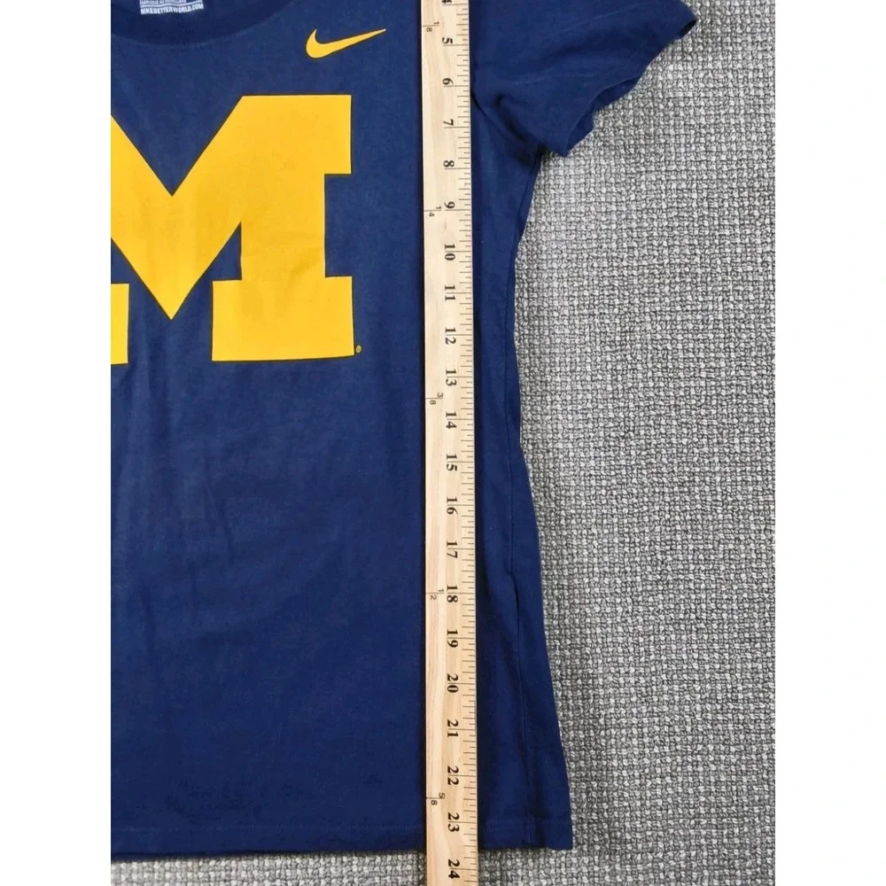 Nike The Nike Tee Athletic Fit T-Shirt Maize & Blue U Of M Women's Size Medium